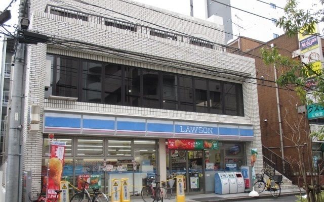 近くのローソンまで800m（徒歩10分）