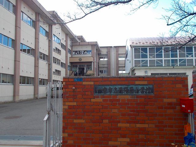 近くの一宮市立 丹陽西小学校まで1,000m(徒歩13分)
