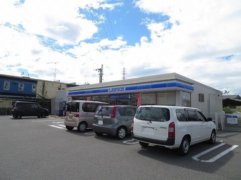近くのローソン小松島領田店さんまで450m（徒歩6分）