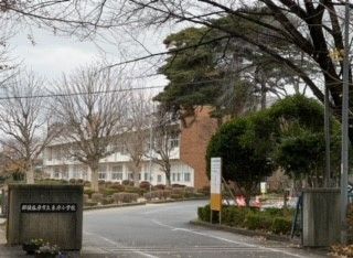 近くの東原小学校まで250m（徒歩4分）