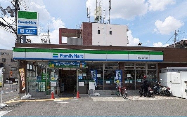 近くのファミリーマート様まで800m(徒歩10分)