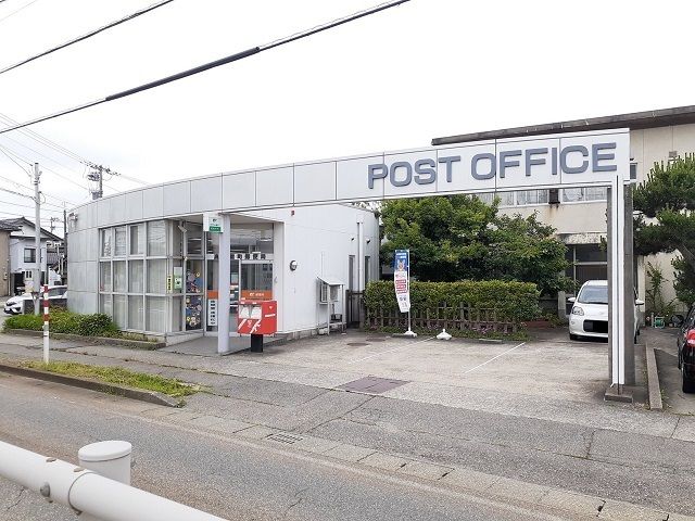 近くの郵便局まで450m（徒歩6分）