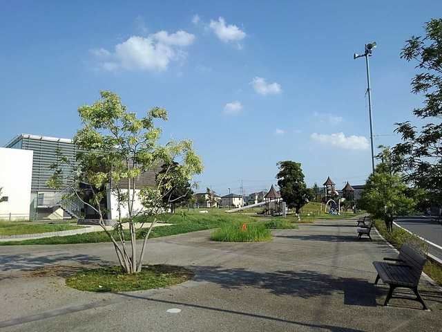 近くのピアラシティ中央公園まで350m（徒歩5分）