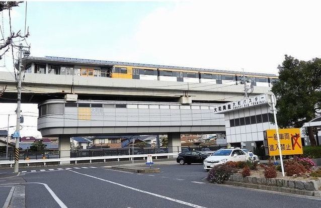 近くの大町駅まで650m（徒歩9分）