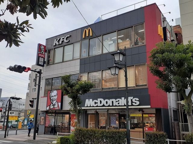 近くの飲食店まで900m（徒歩12分）