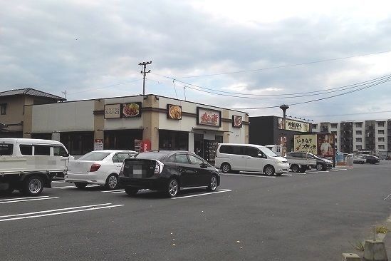 近くのやよい軒まで550m（徒歩7分）