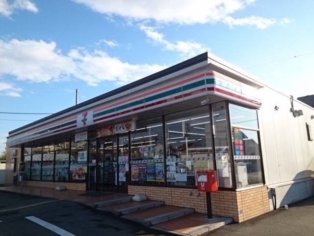 近くのセブンイレブン加須不動岡3丁目まで290m(徒歩4分)