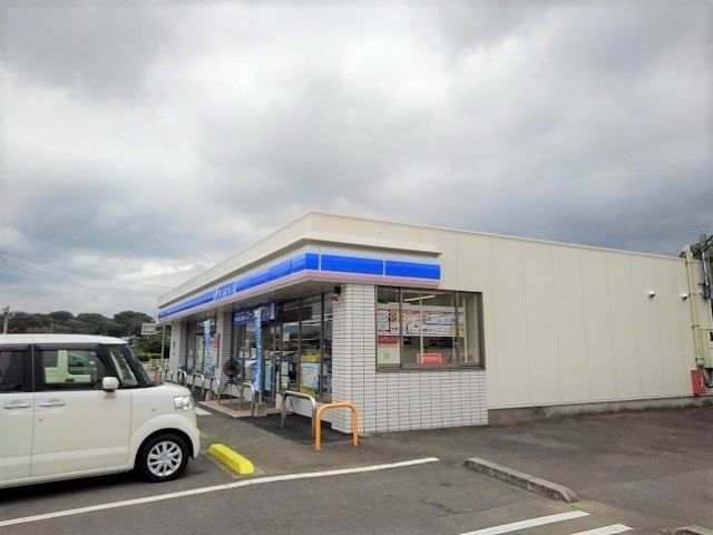 近くのローソン三豊山本町店まで1,500m（徒歩19分）