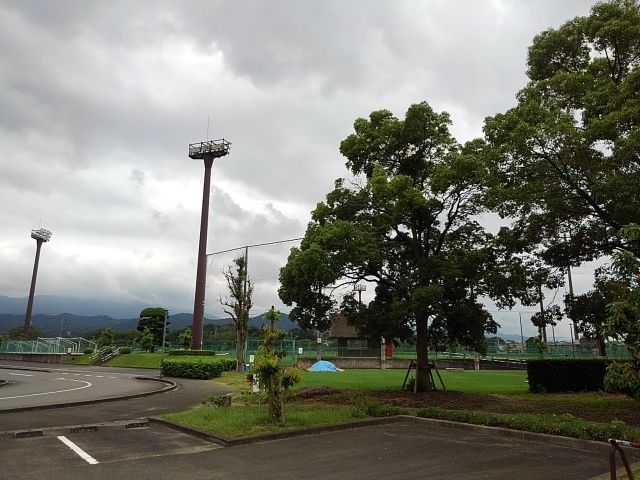 近くの山本町ふれあい公園まで800m（徒歩10分）