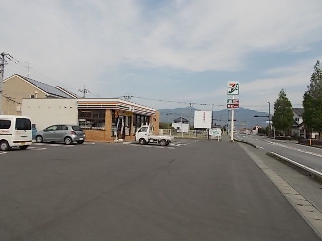 近くのセブンイレブンまで170m(徒歩3分)