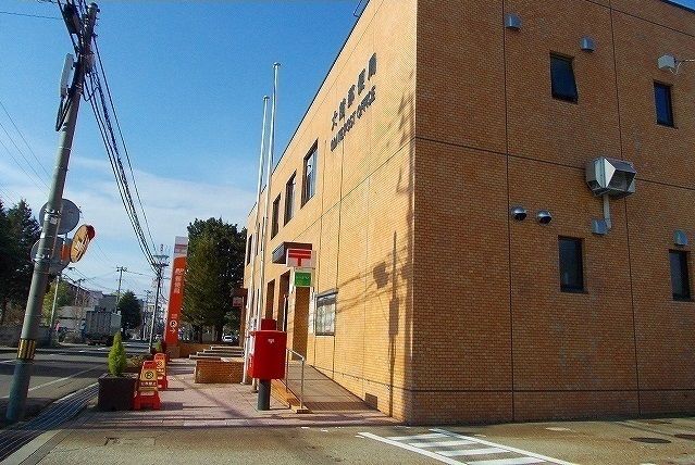 近くの郵便局まで750m（徒歩10分）