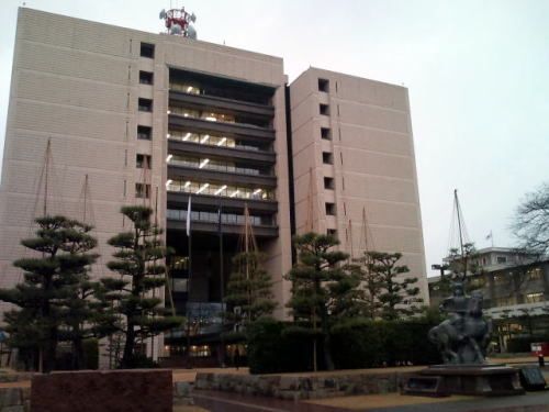 近くの福井県庁まで700m（徒歩9分）
