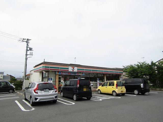 近くのセブンイレブン一宮舞台店まで300m(徒歩4分)