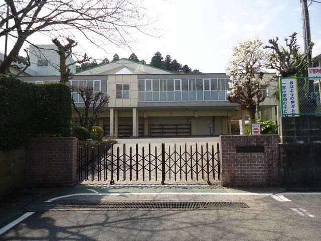 近くの町立一宮小学校まで800m(徒歩10分)