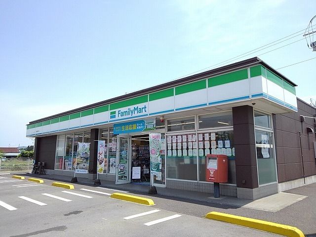 近くのファミリーマート那須那珂川店まで1,200m(徒歩15分)