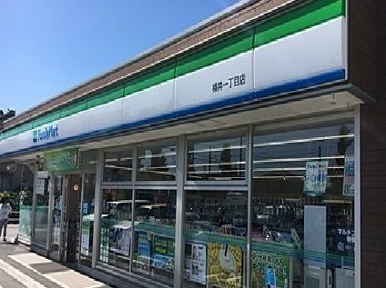近くのファミリーマートまで350m（徒歩5分）