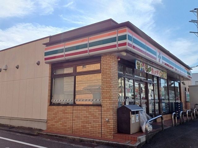 近くのセブンイレブン様まで950m（徒歩12分）
