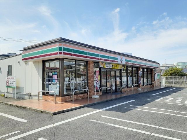 近くのセブンイレブン 国東鶴川店まで500m（徒歩7分）