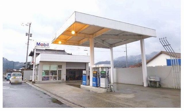 近くのMobilまで1,400m(徒歩18分)