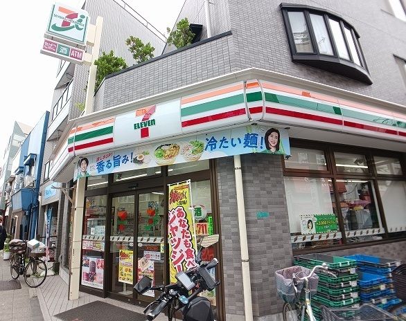 近くのセブンイレブンまで220m(徒歩3分)