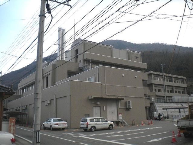 近くの半田病院さんまで1,300m(徒歩17分)