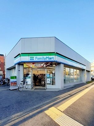 近くのファミリーマート十条仲原三丁目まで272m(徒歩4分)
