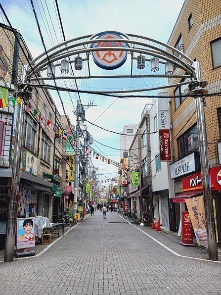 近くの東十条商店街まで347m(徒歩5分)