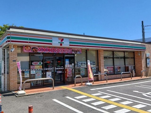 近くのセブンイレブン様まで240m(徒歩3分)