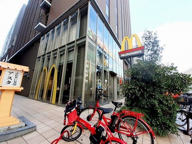 近くの飲食店まで350m（徒歩5分）