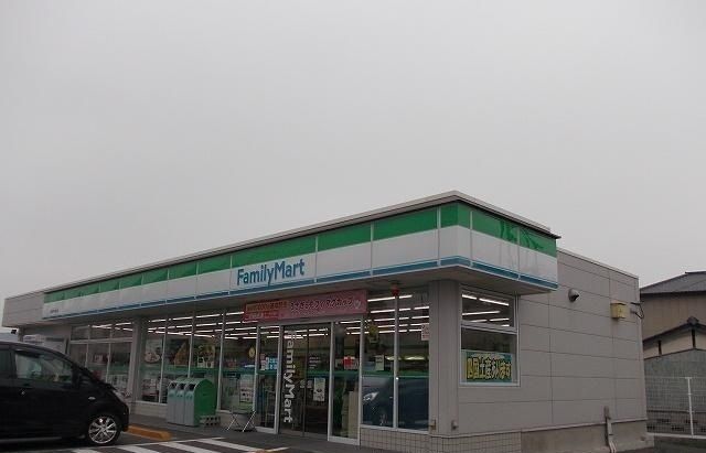 近くのコンビニまで1,300m（徒歩17分）