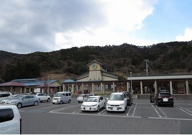 近くの道の駅月見の里南濃まで2,200m（徒歩28分）