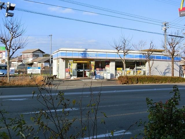 近くのコンビニまで895m（徒歩12分）