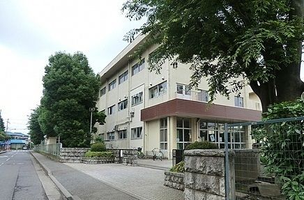 近くの相模原市立上鶴間中学校まで1,100m(徒歩14分)