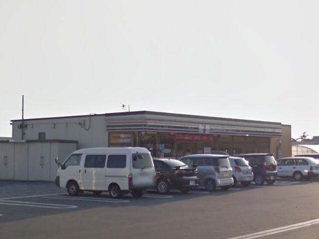 近くのセブンイレブン浜松豊西店まで650m（徒歩9分）