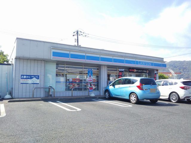 近くのコンビニまで650m（徒歩9分）