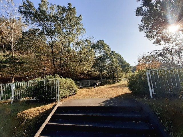 近くの北中山四丁目公園まで900m（徒歩12分）