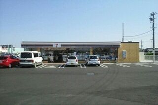 近くのコンビニまで1,120m（徒歩14分）