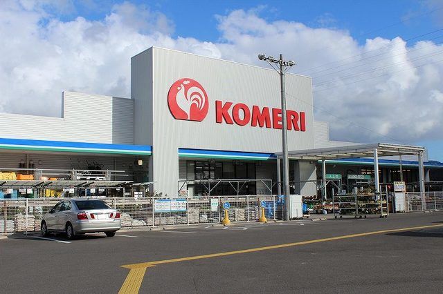 近くのコメリハード＆グリーン唐津店まで950m（徒歩12分）