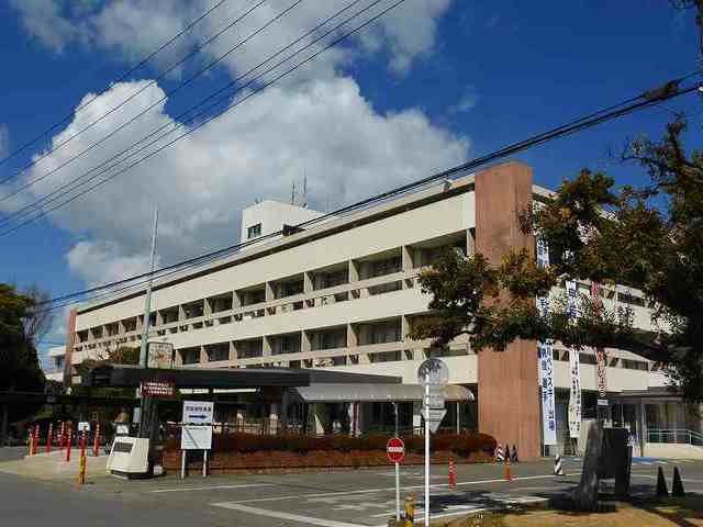 近くの深谷市役所まで1,400m（徒歩18分）
