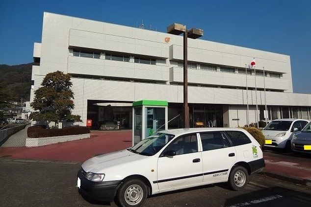 近くの江北町役場まで1,100m（徒歩14分）