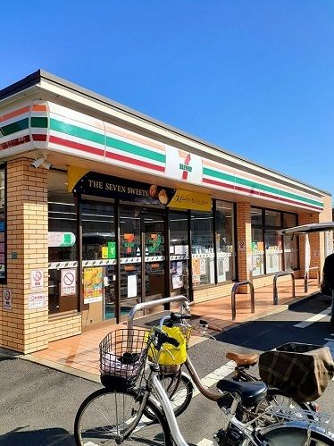 近くのセブン-イレブン豊島巣鴨新田店まで421m（徒歩6分）