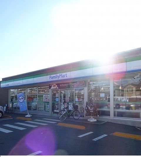 近くのコンビニまで450m（徒歩6分）