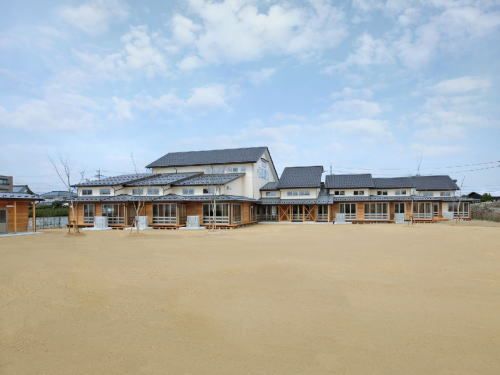 近くの三国ひかり保育園まで1,200m（徒歩15分）