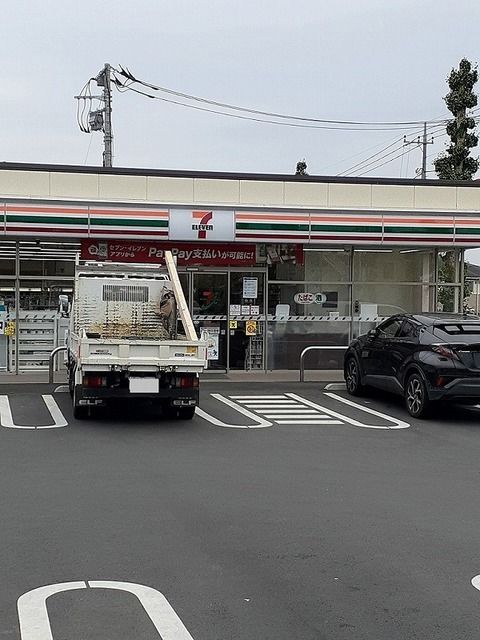近くのセブンイレブン羽村川崎２丁目店まで450m（徒歩6分）