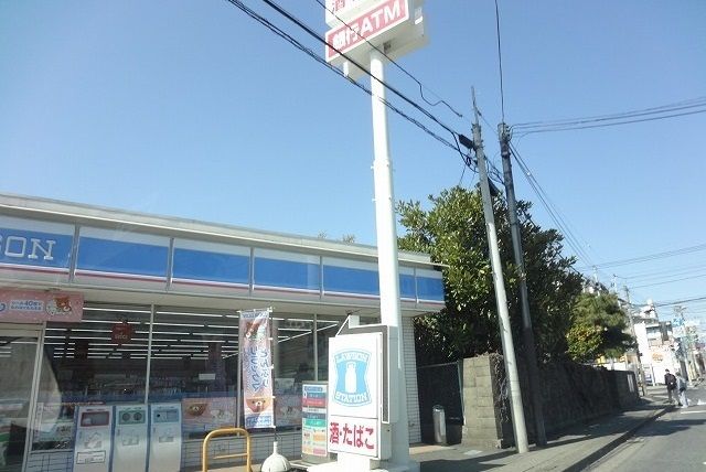 近くのコンビニまで650m（徒歩9分）