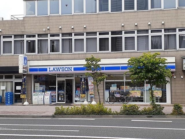 近くのローソン上丸子山王町店まで140m（徒歩2分）