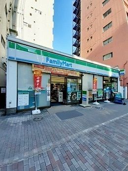 近くのファミリーマート豊島駒込店まで145m(徒歩2分)