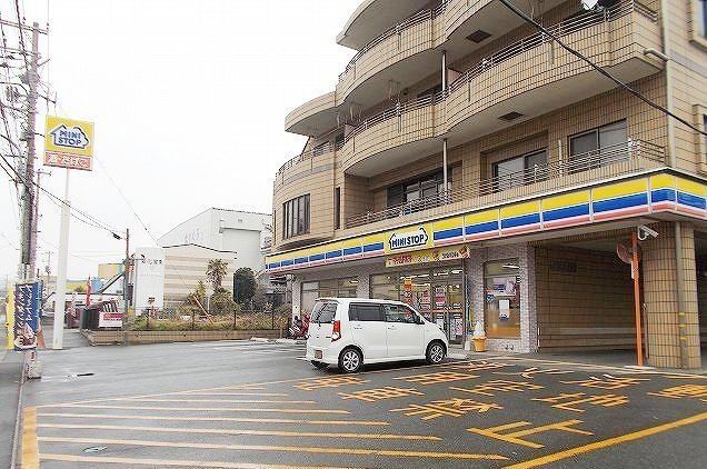 近くのミニストップ横須賀長坂店まで965m（徒歩13分）