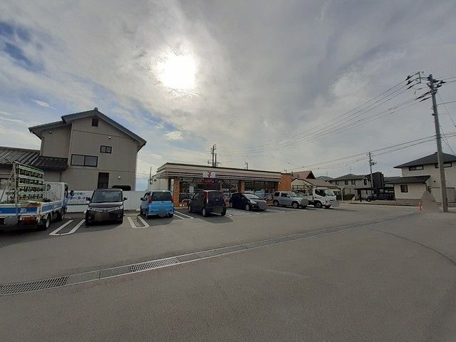 近くのセブンイレブンみずき野店まで650m（徒歩9分）