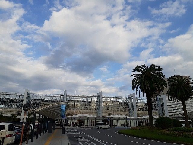 近くの宮崎駅まで2,000m（徒歩25分）
